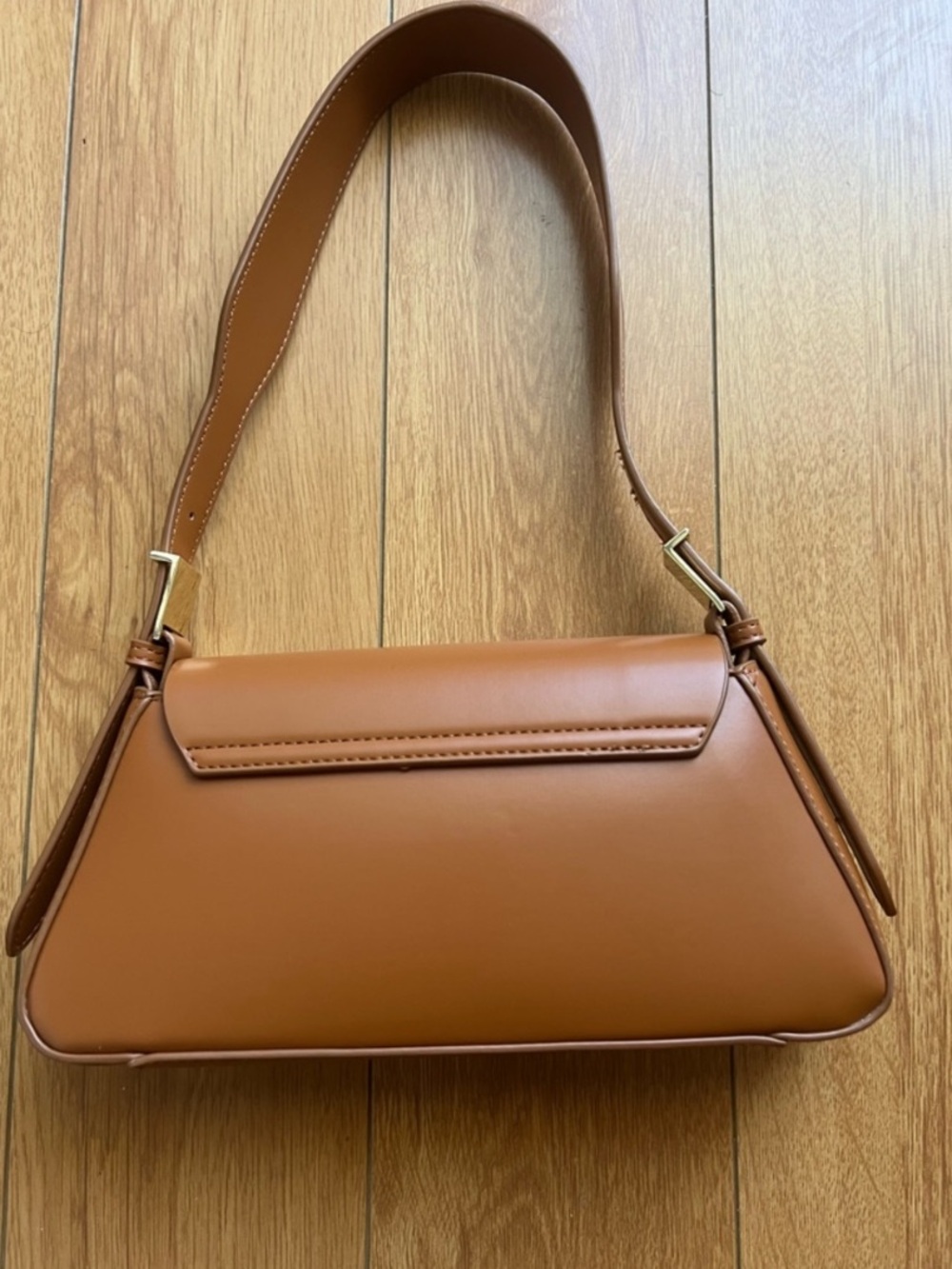 ZARA Classic Tan Leather Shoulder Bag - Sleek Everyday Tote, excellant condition - Picture 2 of 4
